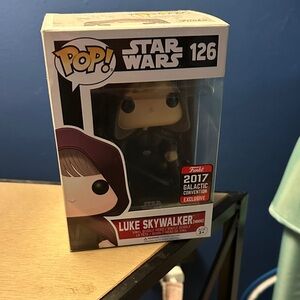 Funko Pop Star Wars Luke Skywalker (hood) 126